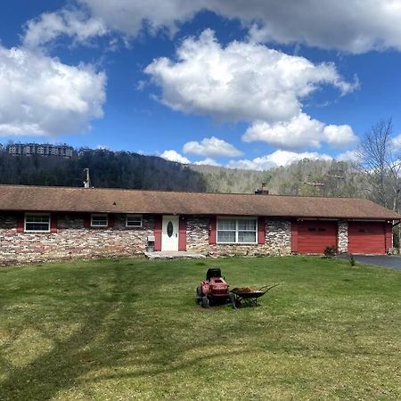 Big Bear Family House, 7 Bed Rooms, 2 Living Rooms, Fire Pit Gatlinburg Ngoại thất bức ảnh