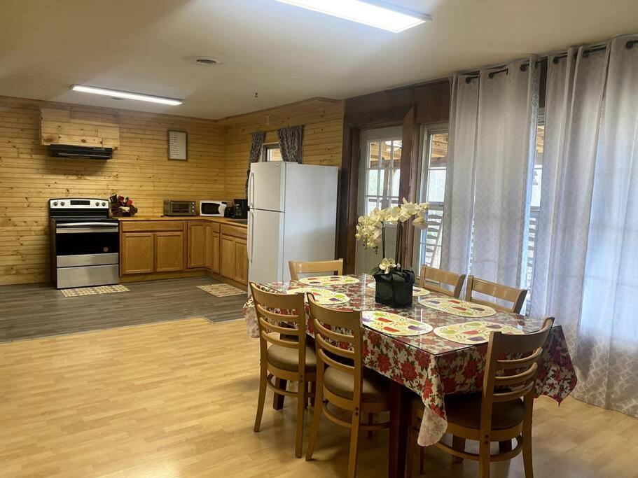 Big Bear Family House, 7 Bed Rooms, 2 Living Rooms, Fire Pit Gatlinburg Ngoại thất bức ảnh